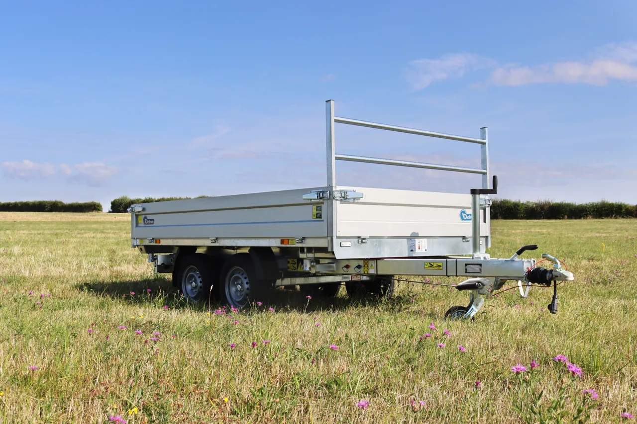 PW2.4 Three-Way Tipper - Debon